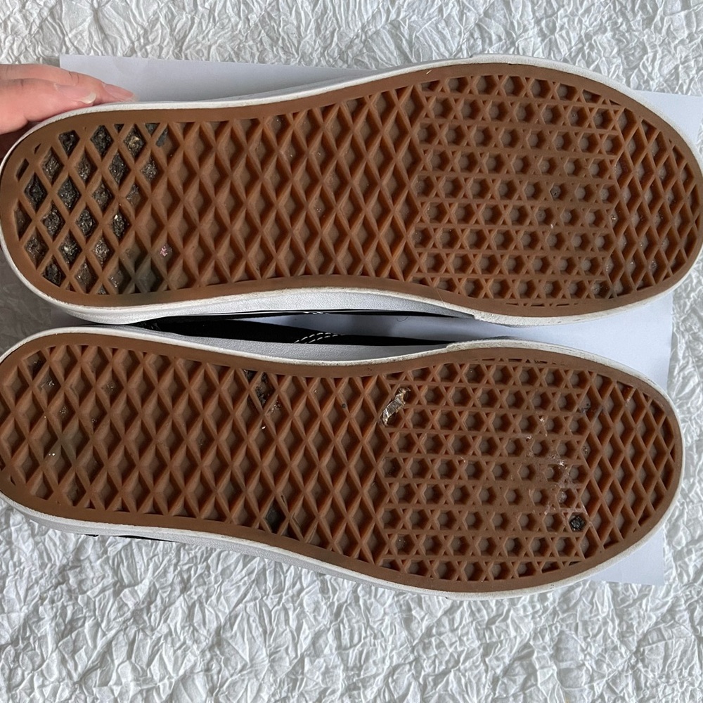 Vans - Picture 3 of 8